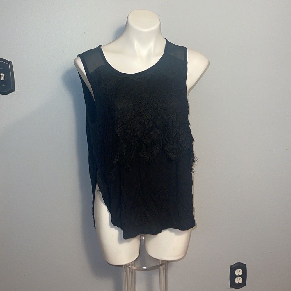 Ladies lot of 2 tops- sleeveless and short sleeve shirts. medium - Picture 4 of 5